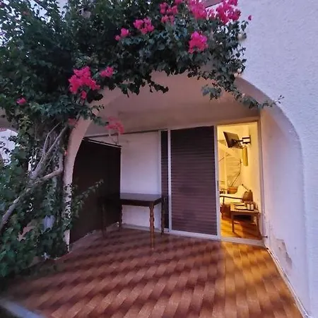 Afroditi House '6 아파트