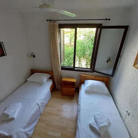 Afroditi House '6