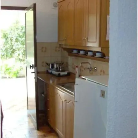 Afroditi House '6